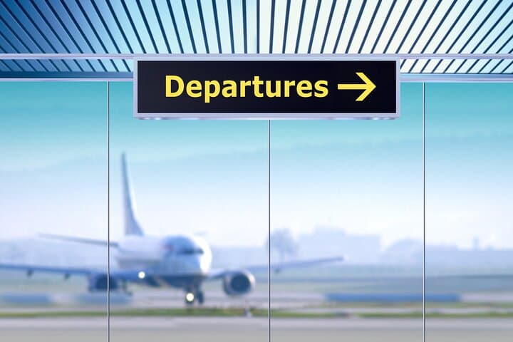 Paris Private Departure Transfer: Hotel to CDG or Orly Airport