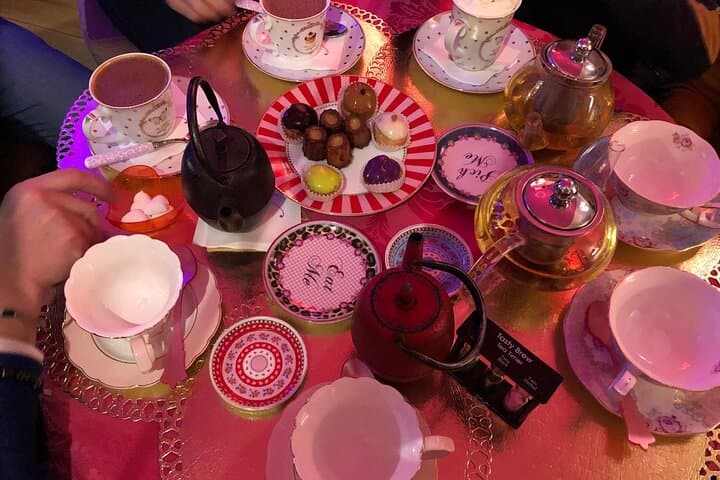 Gourmet break in an unusual tea room