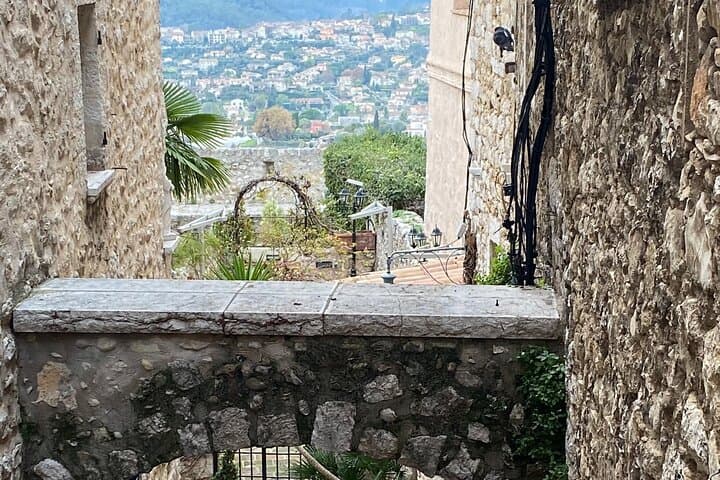 Small-Group Half-Day Tour to St-Paul-de-Vence, Antibes and Cannes from Nice