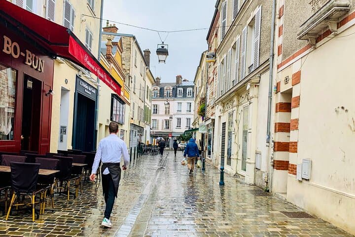 Fontainebleau Day Trip from Paris with a Local: Private & Personalized