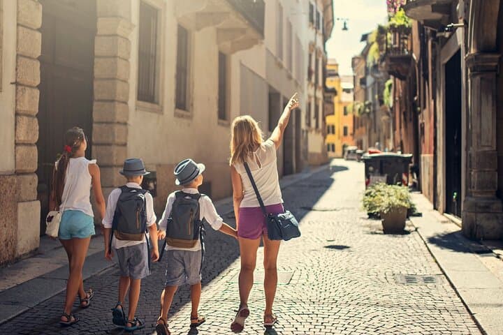 Stroll through the streets of Nice
