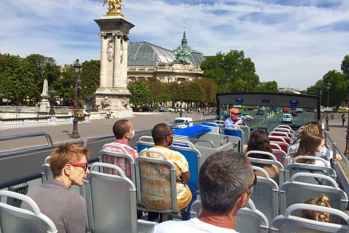 Paris Tootbus Hop-On Hop-Off Bus Tour (Optional Cruise)