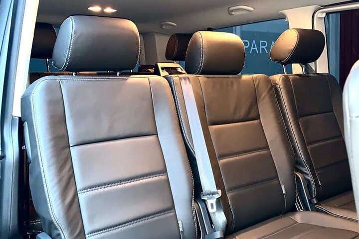 Private Transfer from the City of Paris To Orly Airport (ORY)