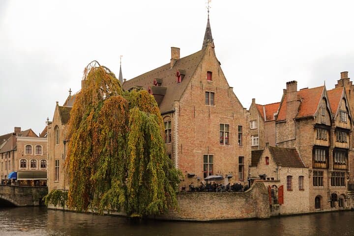 Bruges Guided Day Trip with Canal Cruise Option and Hotel Pickup