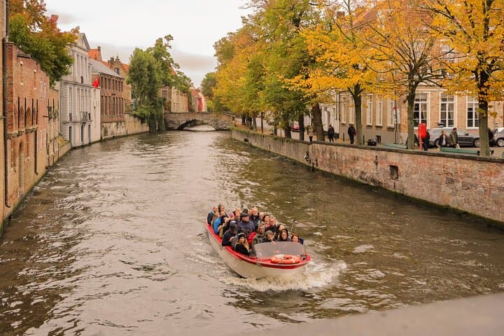 Bruges Guided Day Trip with Canal Cruise Option and Hotel Pickup