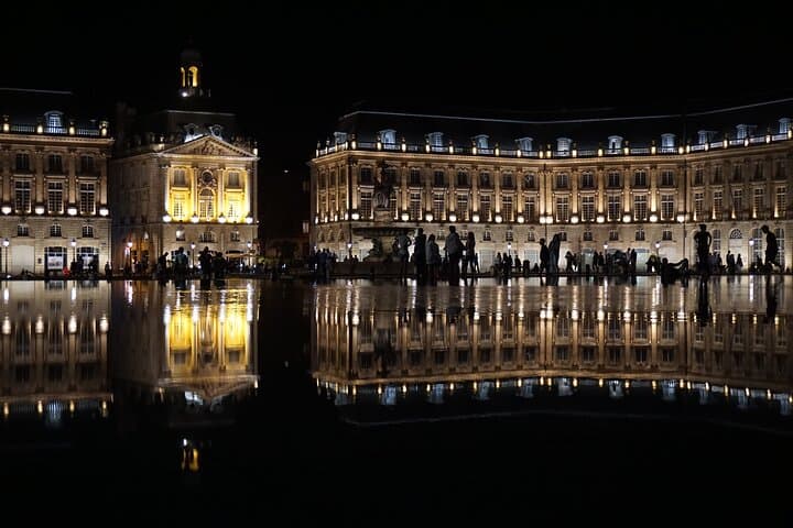 Private tour of Bordeaux at night in a sidecar