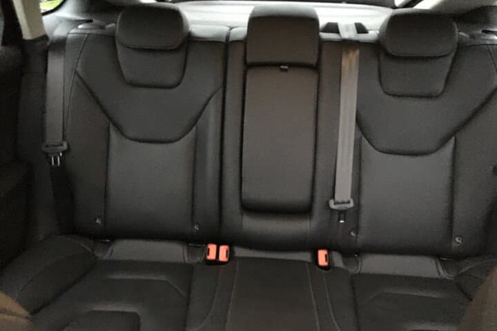 Ample space in a comfortable interior, leather upholstery, air conditioning
