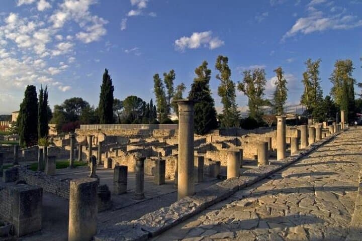 Transfer Vaison la Romaine and surroundings to Avignon
