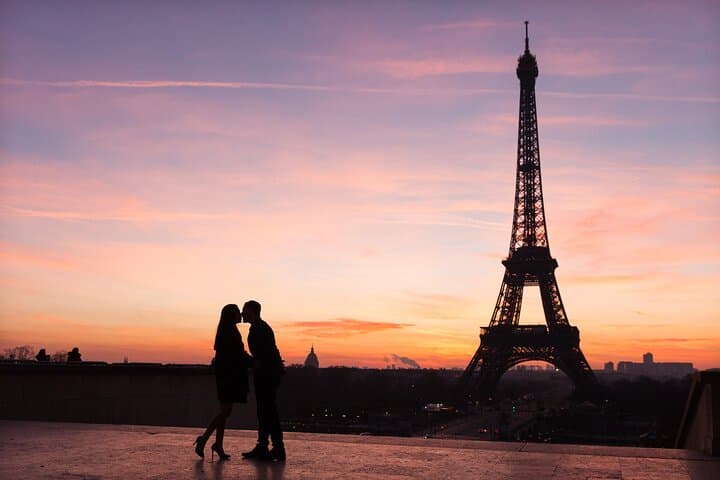First photoshoot of the day. Early moning at the Trocadero, here it was 6.30am.