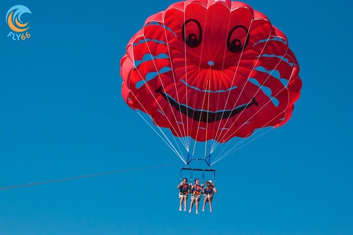 Fly 66, Parasailing