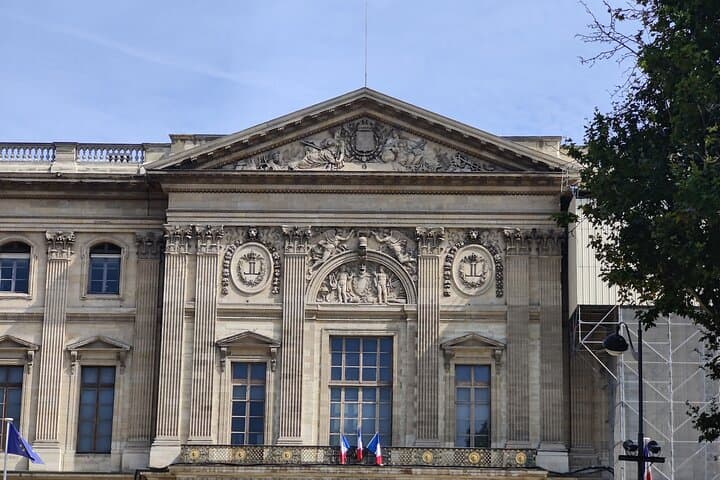 4 hours Paris Private Tour with hotel pickup & drop