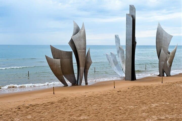 Private round transfer to Normandy D Day Beaches from Paris