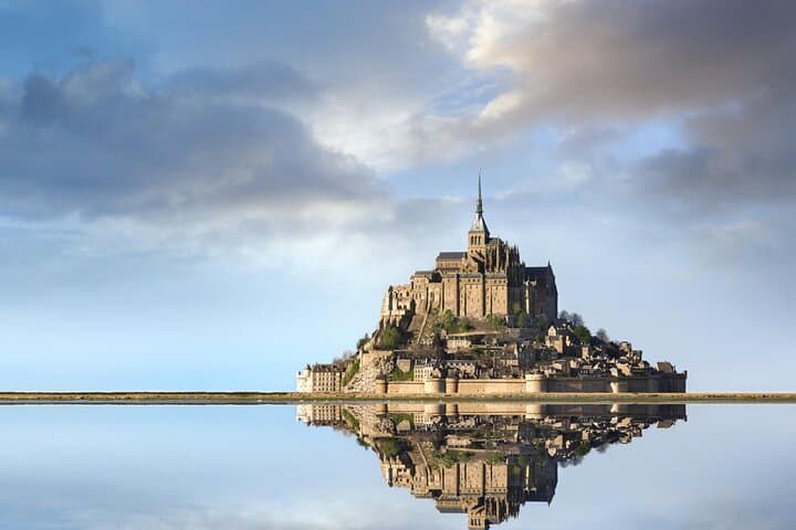 Private Tour to Mont St-Michel and Honfleur from Paris