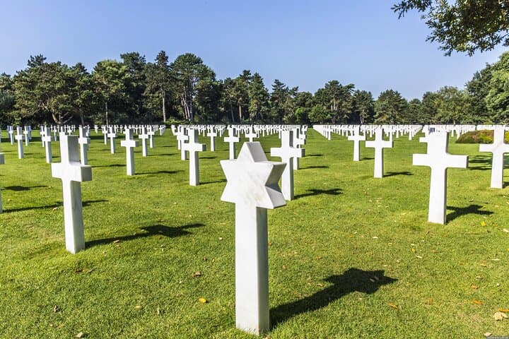 Private round transfer to Normandy D Day Beaches from Paris