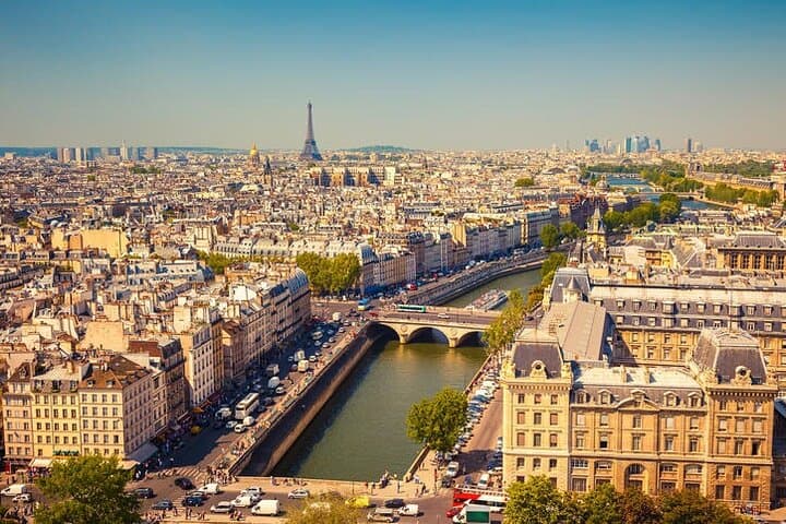Paris 8-hours VIP Private Sightseeing and Shopping Tour in Paris