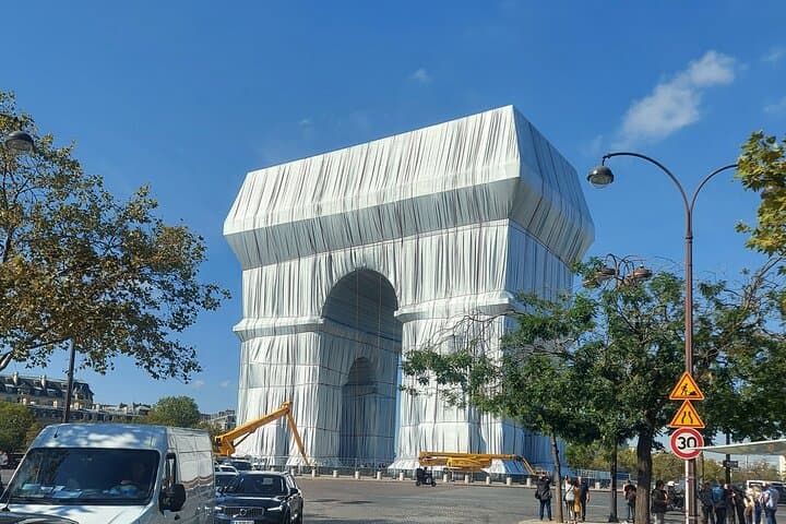 See 15+ Top Sights Paris Tour with Fun Guide, (Walking and Metro Tour)
