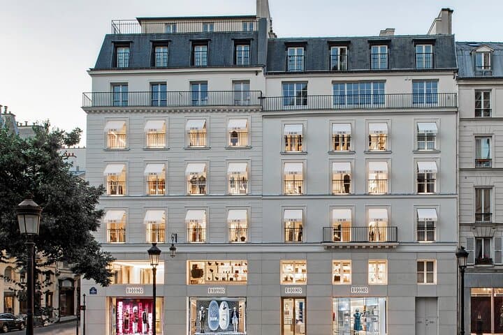 Paris 8-hours VIP Private Sightseeing and Shopping Tour in Paris