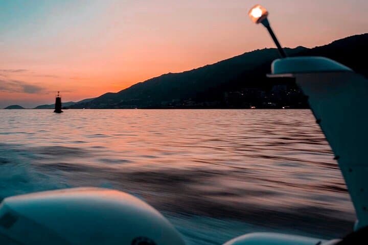 Sunset boat cruise with Aperitif at the Sanguinary Islands