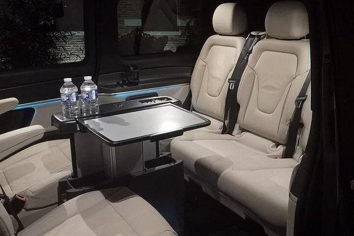 Paris Private Minivan with Chauffeur – 3 - Hour Hire