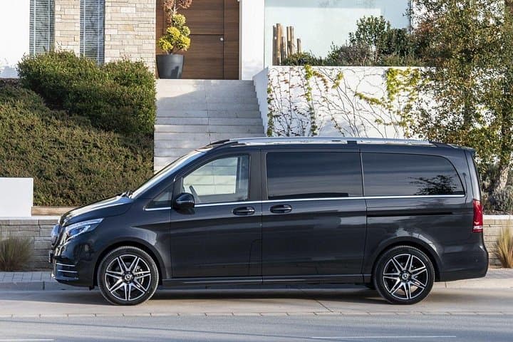 Paris Private Minivan with Chauffeur – 3 - Hour Hire