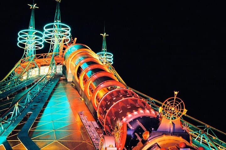 Night attraction.