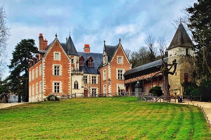 Leonardo da Vinci’s Home & Amboise Castle with Hotel Pick Up
