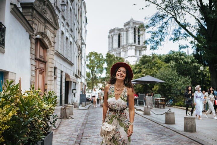 Private Photo Walking Tour Discovering the Beauties of Paris