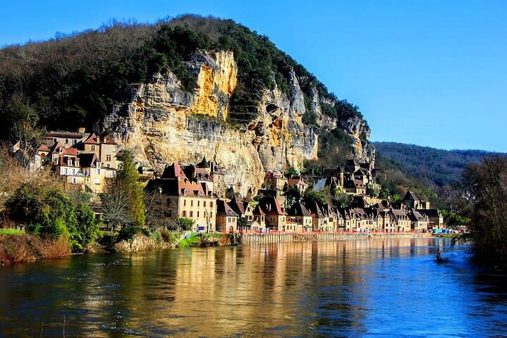 Private transfer from/to Bergerac to/from Sarlat by Exploreo24
