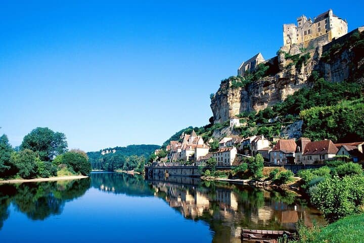 Private transfer from/to Bergerac to/from Sarlat by Exploreo24