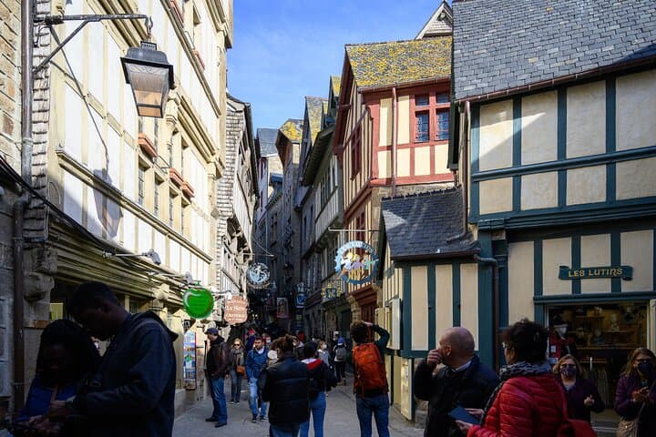 2 Days Trip to Mont-Saint-Michel & Saint-Malo Hotel Pick up