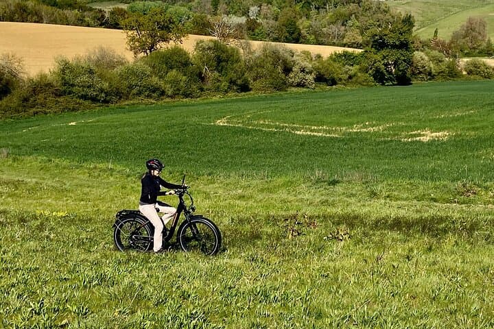 e-Bike Rentals and Circuits