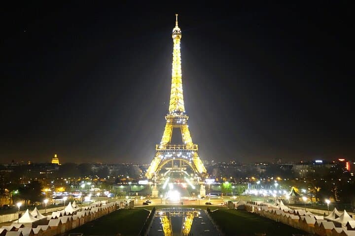 Private Transfer from Charle de Gaulle Airport to Paris 4-6 Pax