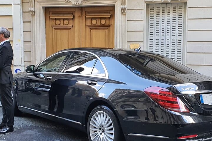 Private Chauffeur from Paris to Charles De Gaulle Airport