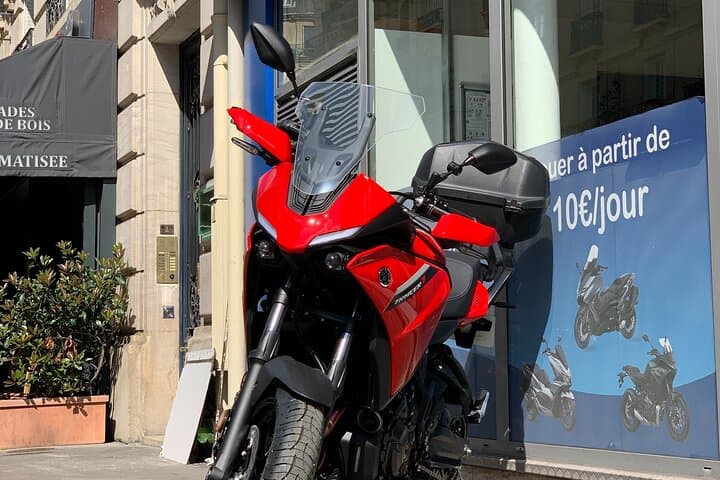 Motorcycle rental A2 Tracer 7 Yamaha 2023 (A2 license) Paris