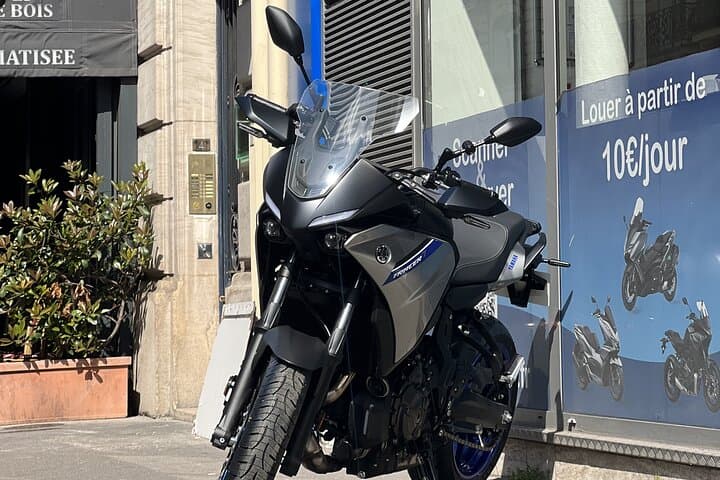 Motorcycle rental A2 Tracer 7 Yamaha 2023 (A2 license) Paris