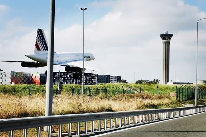 Private Transfer from CDG Airport to Disneyland Paris 1-3 passeng