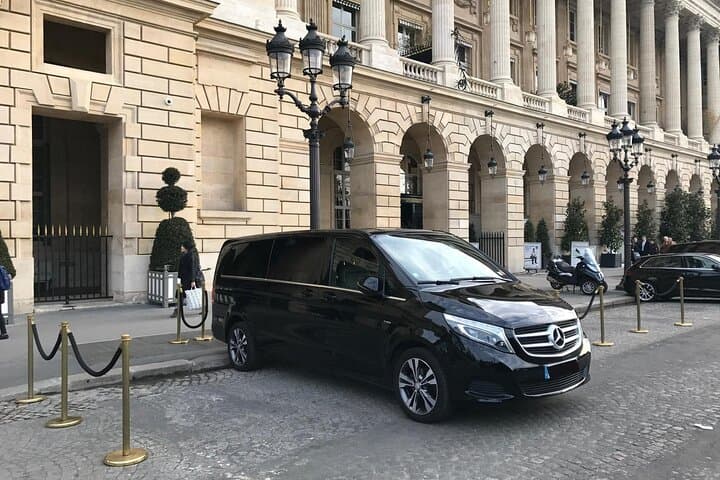 Full-Day Private Van Tour in Paris