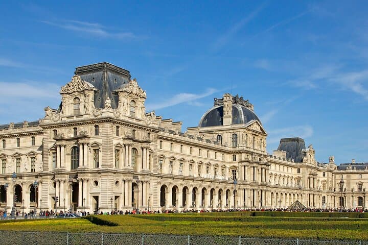 Full-Day Tour in Paris With Indian Meal and Pick up