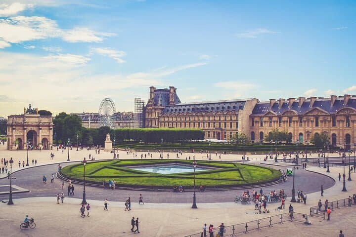 Private 4-hour Paris Tour including 2-hour Lunch Cruise on Seine River