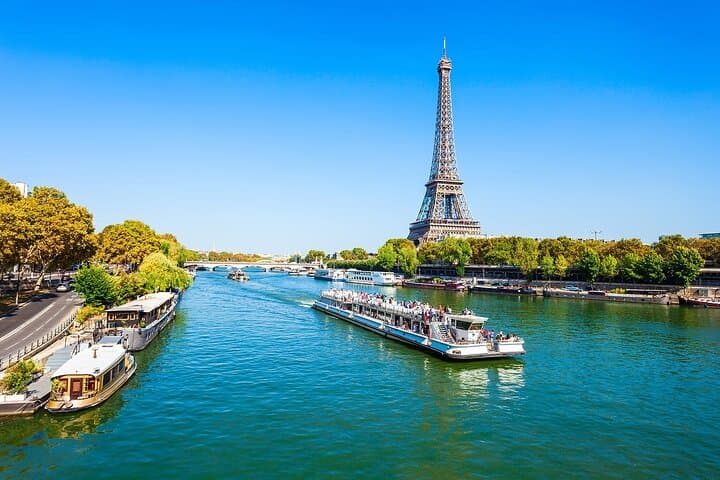 Dinner Cruise and Private Illumination Tour with Hotel Pickup