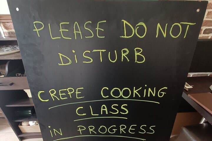 Amazing Sweet Crêpe Cooking Class Paris