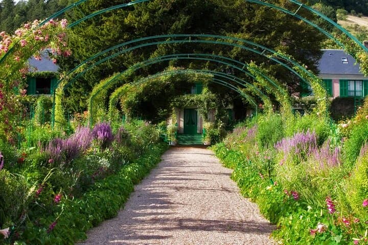 Half Day Trip: Paris to Giverny Monet's Gardens & House