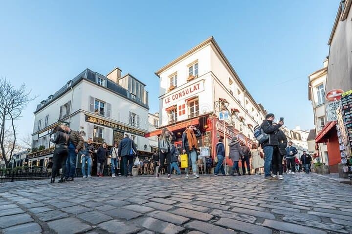 Private Walking Tour of "Montmartre" area in Paris