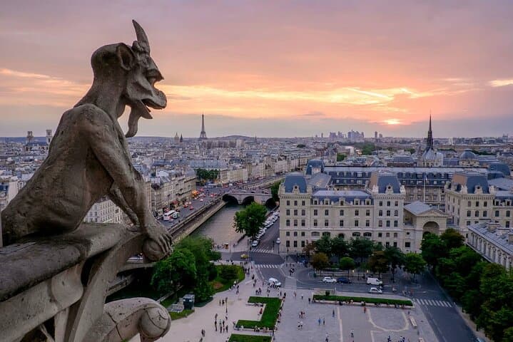 5 Hours Paris City Tour with Seine River Lunch Cruise and Galeries Lafayette
