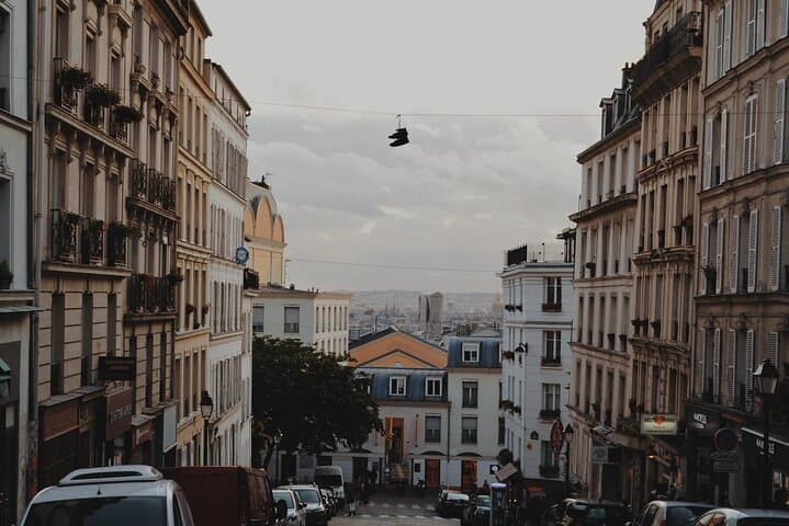 Montmartre and Seine River Dinner Cruise with Hotel pick up in Paris- 6 Hrs