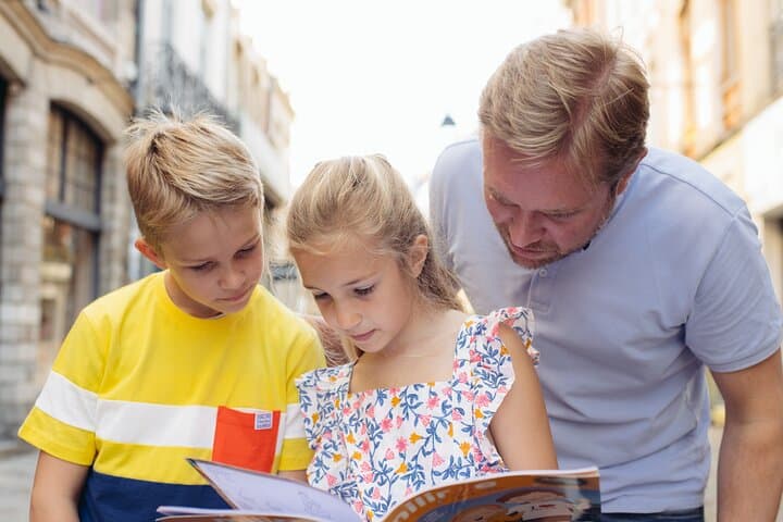 Fun family visit - Milirue in Paris (8-12 years old)