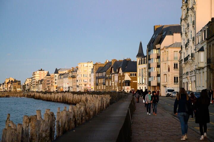 2 Days Trip to Mont-Saint-Michel & Saint-Malo Hotel Pick up
