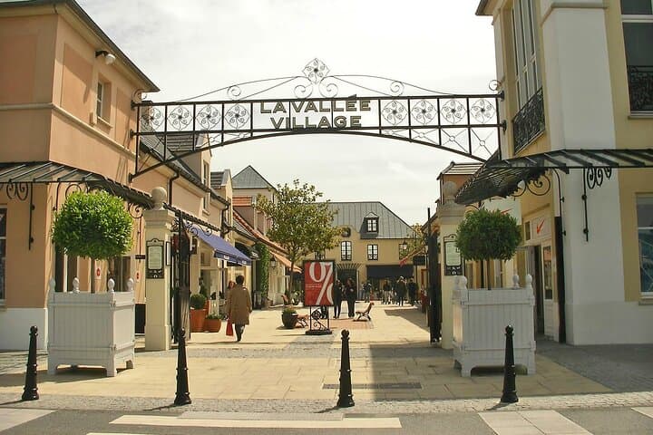Private Tour in Le Marais district and Vallée Village