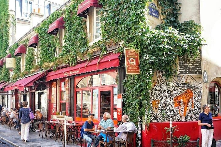 5 -hour Tour of Saint Germain des pres and le Marais with Seine River Cruise