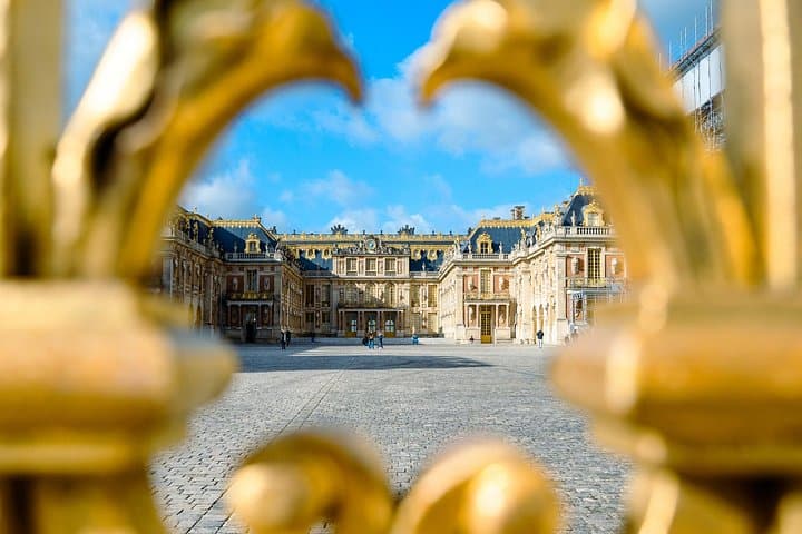 PRIVATE TRIP to Versailles Palace & Gardens - Half Day from Paris